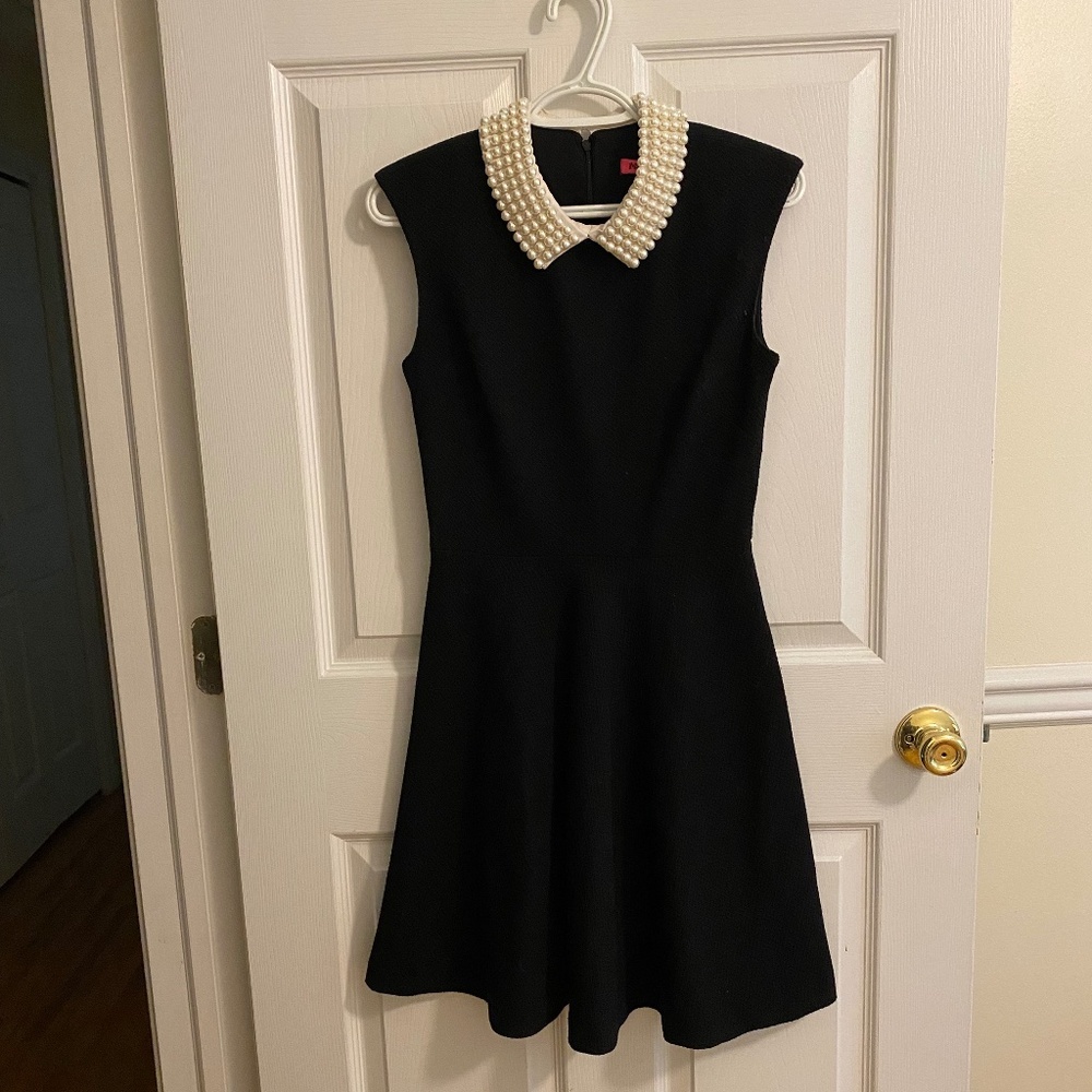 Betsey Johnson Sleeveless Knee-Length Black Dress with Faux Pearl Collar Size 2